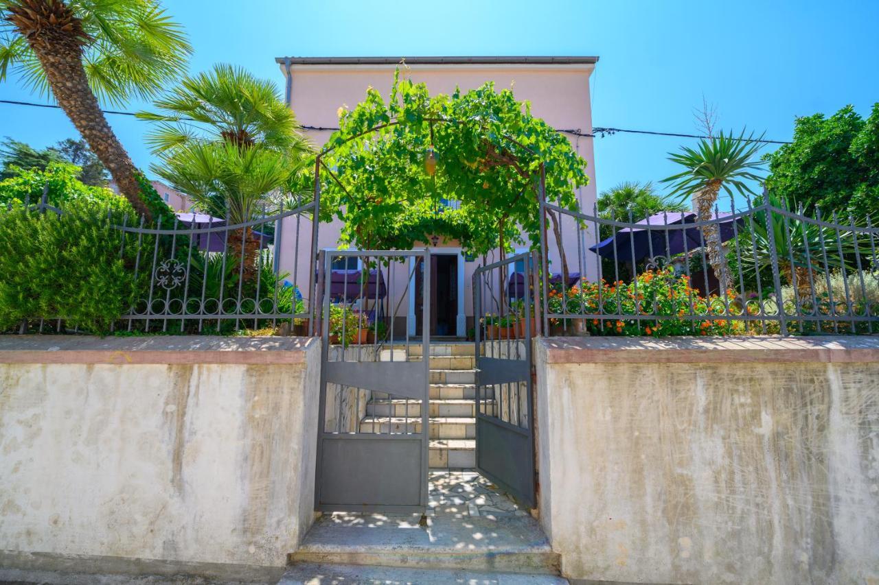 Apartmani Loreta مالي لوشينغْ المظهر الخارجي الصورة