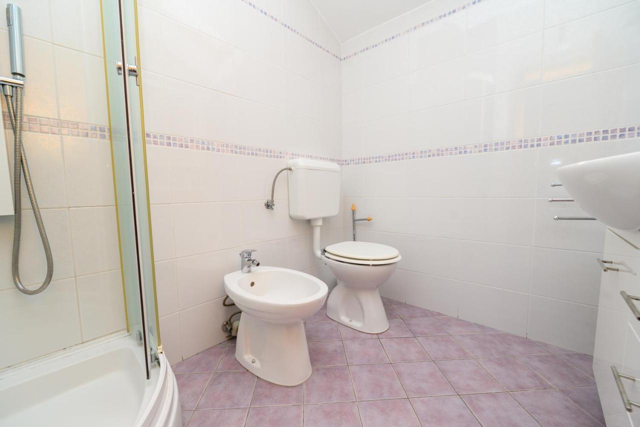 Apartmani Loreta مالي لوشينغْ المظهر الخارجي الصورة