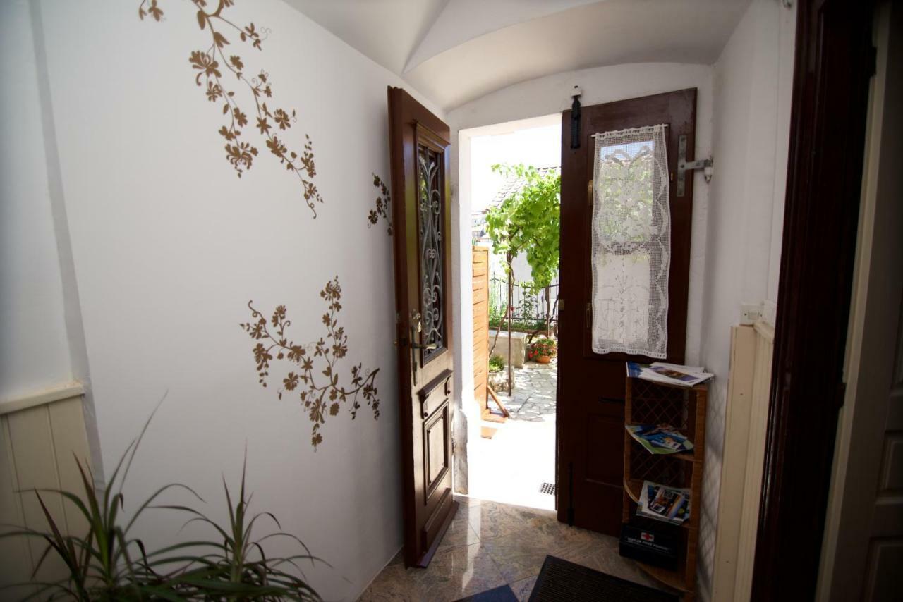 Apartmani Loreta مالي لوشينغْ المظهر الخارجي الصورة
