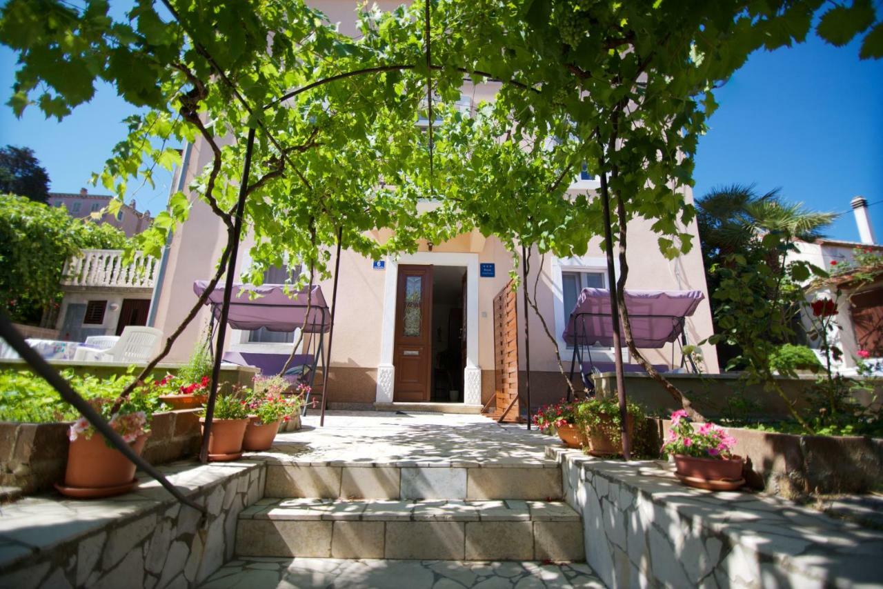 Apartmani Loreta مالي لوشينغْ المظهر الخارجي الصورة