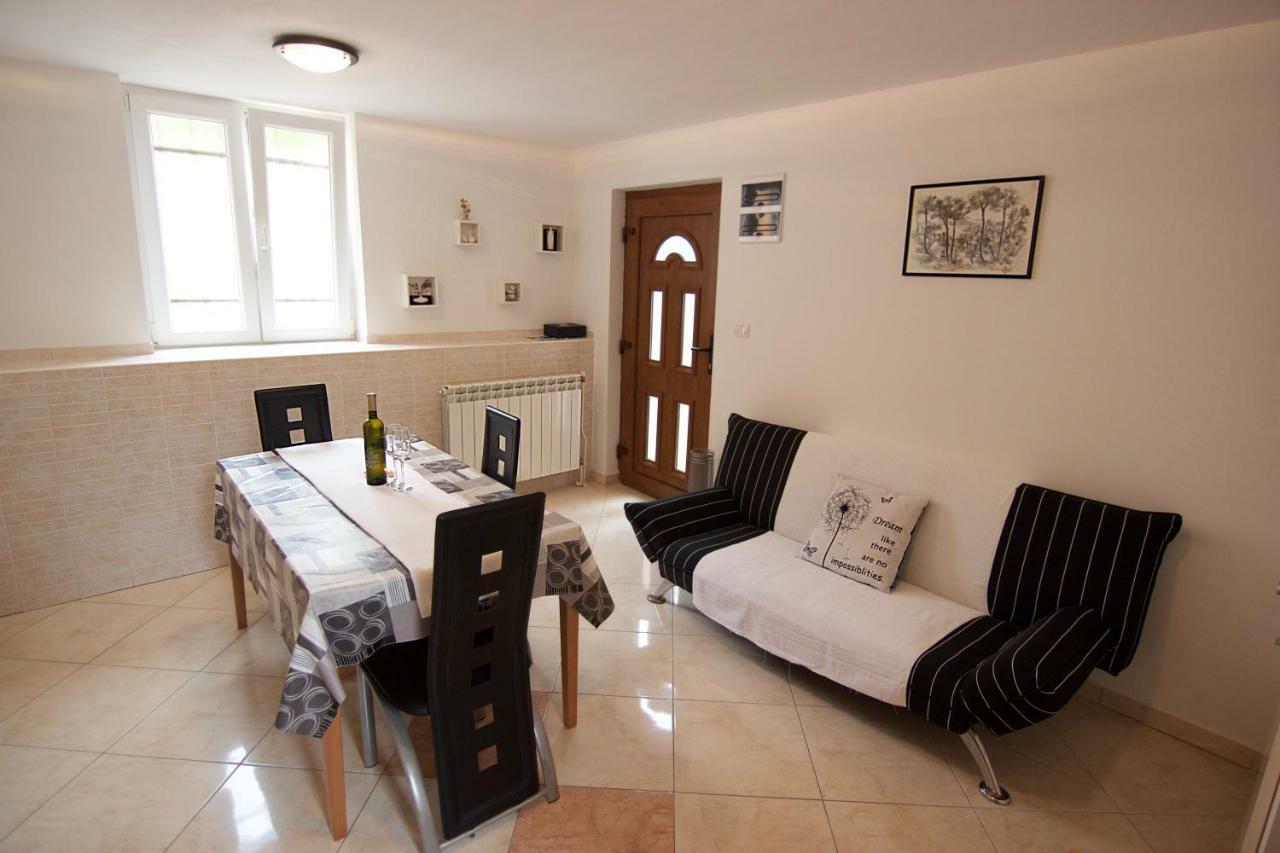 Apartmani Loreta مالي لوشينغْ المظهر الخارجي الصورة
