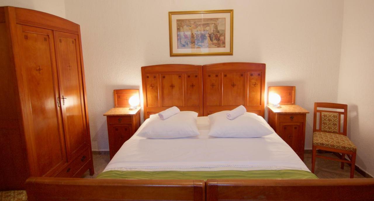 Apartmani Loreta مالي لوشينغْ المظهر الخارجي الصورة